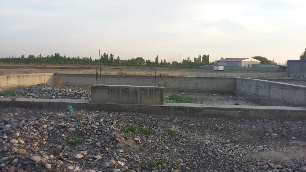Курилиши тугалланмаган "АВТОСЕРВИС" бино ва иншоотлари сотилади.