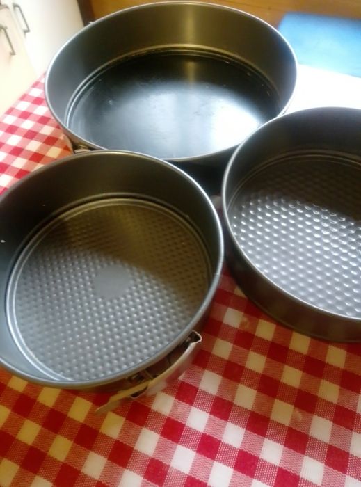Чашки  миски нержавейки.
