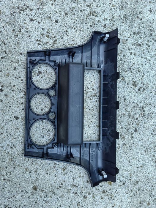 Лицева част за табло Micubishi Outlender