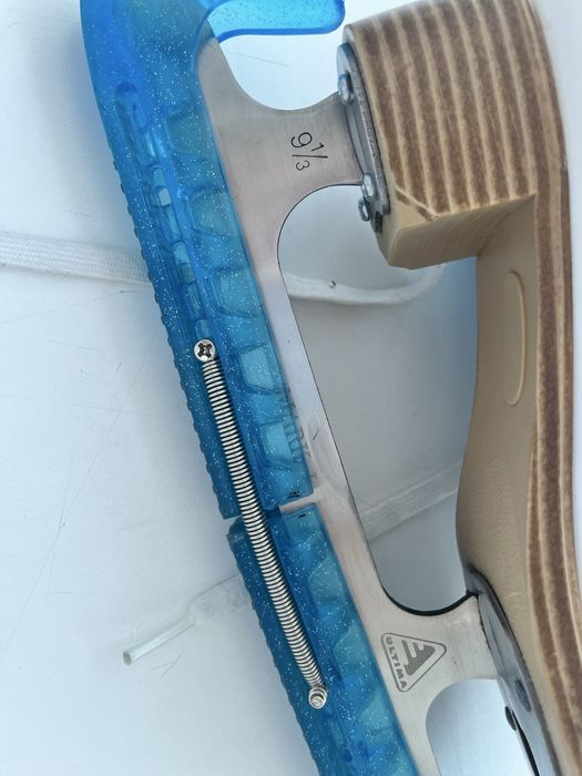 Продам коньки Джексон 200