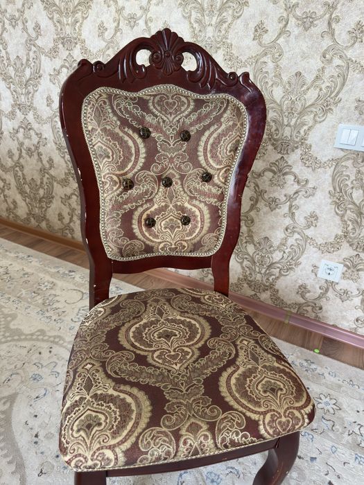 Стол стулья стенка в комплекте