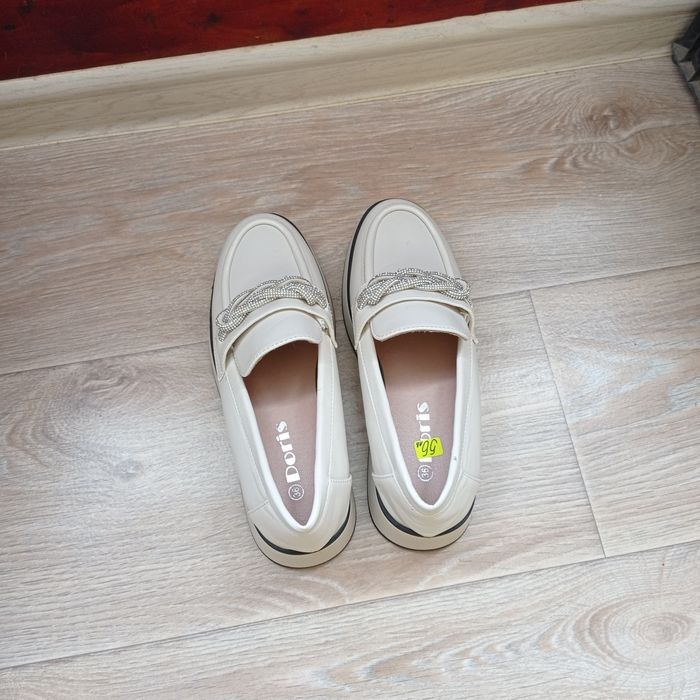 Дамски нови обувки