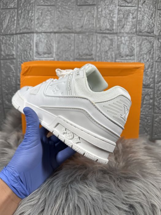 Louis Vuitton Alb White Box Cutie