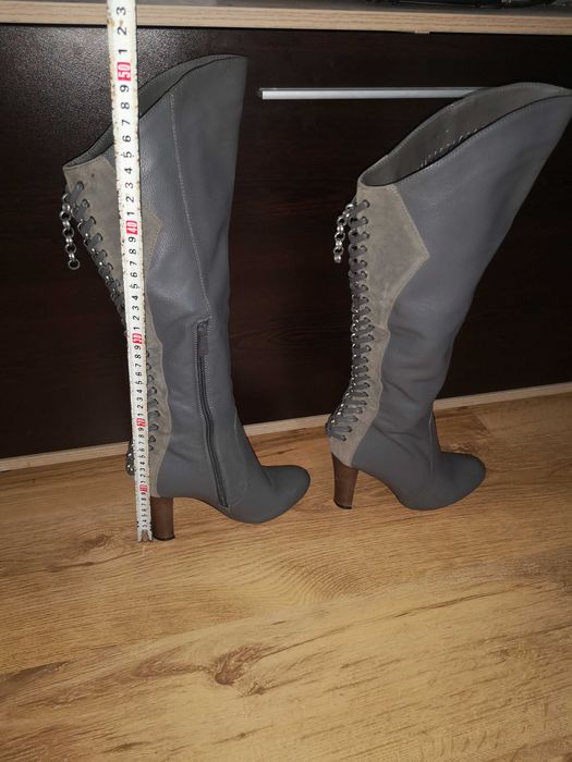 Дамски ботуши с ток, чизми