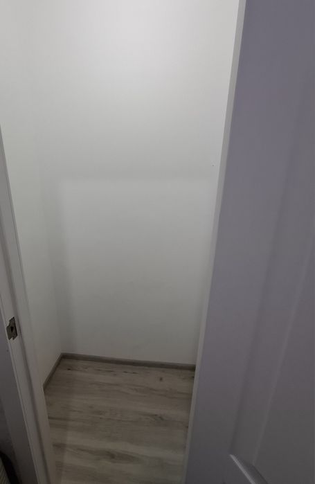Продам 1,5ку за Драм.театром