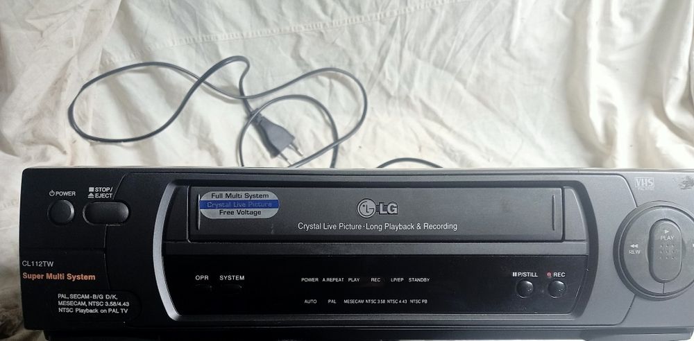 Продам видеотехнику  VHS, DVD, DVR