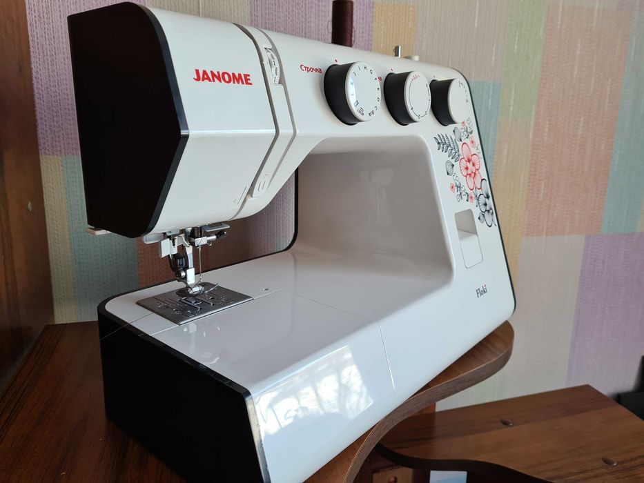 Швейная машинка Janome Floki