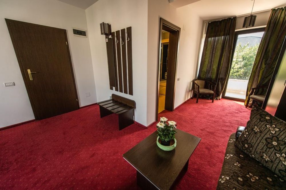 Inchiriere camera in pensiune 2000 lei/luna plus utilitati