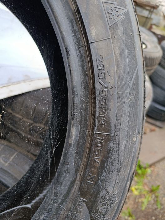 Зимни гуми 235/55/19 DOT2719 (7мм) протектор