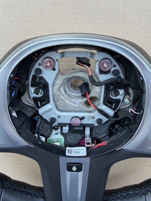 Volan + Airbag BMW Seria 5 G30 G31, Seria 7 G11 G12, X5 G05, X6 G06, X7 G07 M : Incalzire / Vibratii / Padele