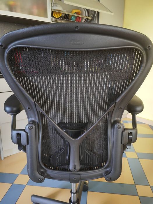 Herman Miller Aeron-(Ергономичен офис стол), размер B