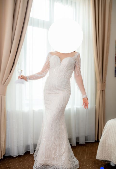 Rochie mireasa cu trena detasabila lunga