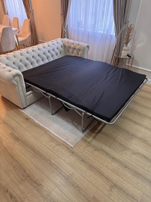 Canapea extensibila Chesterfield