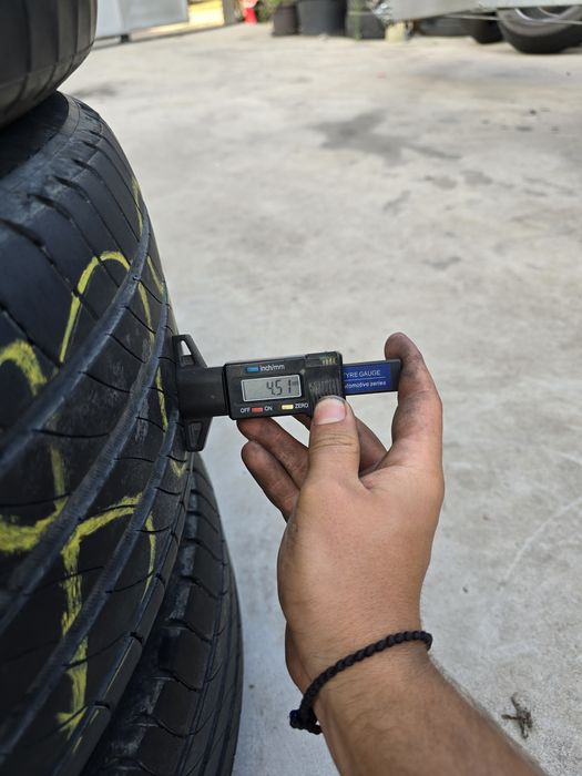 4 Броя 215/55/17 Michelin 2x5,8mm 2x4,5mm 22dot