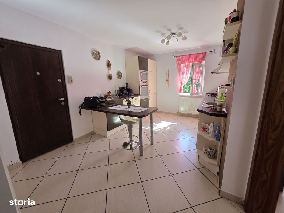 Apartament 3 camere de vânzare – Zona Aradului
