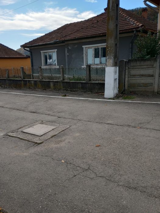 Vând Casă în Subcetate