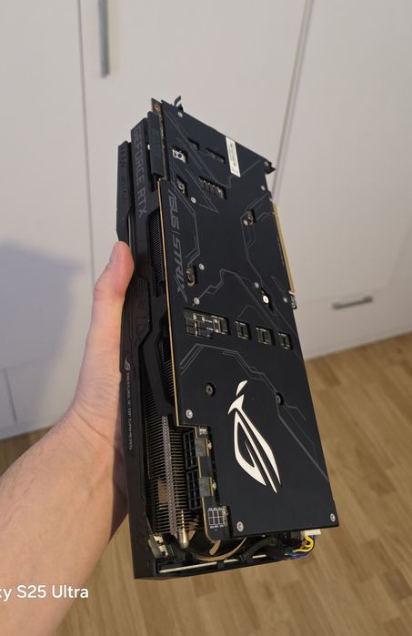 Placa video Rtx 2080TI Asus Rog 11 gb . 1550 Ron