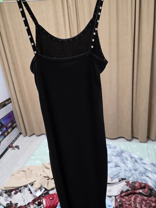 Rochiță neagră mulată