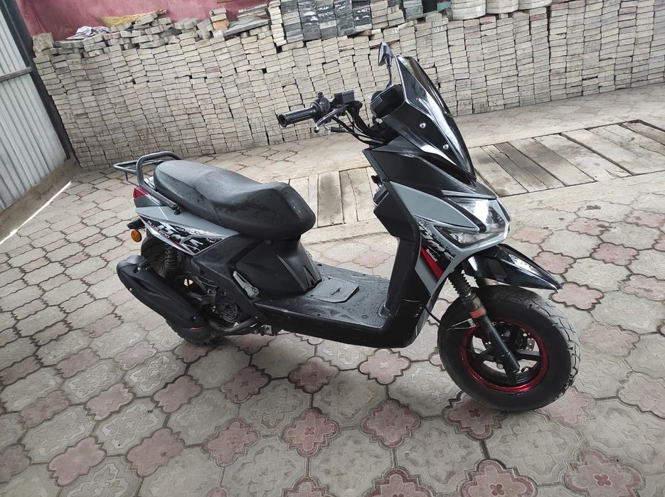 Мопед самурай на ходу