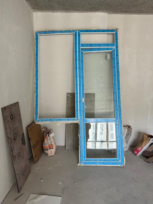 Пластиковый дверь и окно