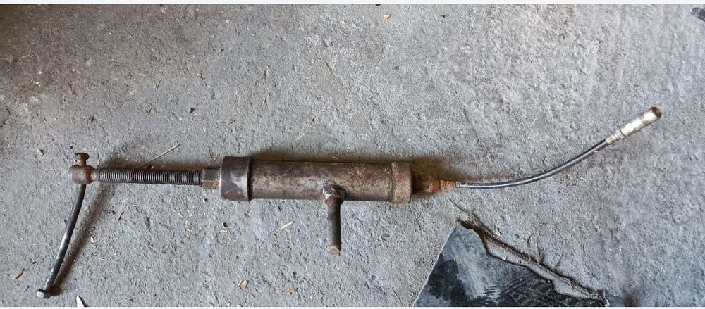 Шприц для смазки авто