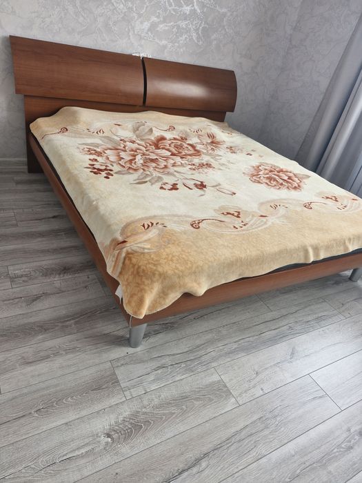 Срочно! Кровать 200×200 с матрасом