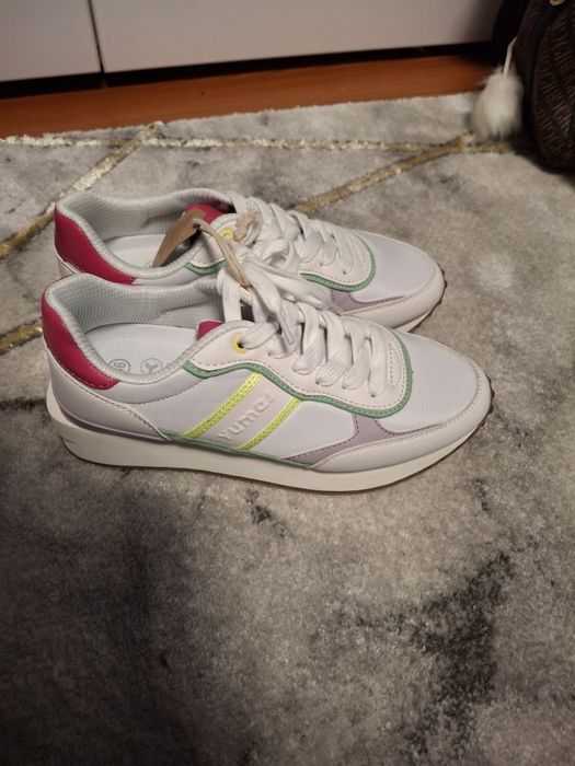 Adidasi originali yumas marimea 36