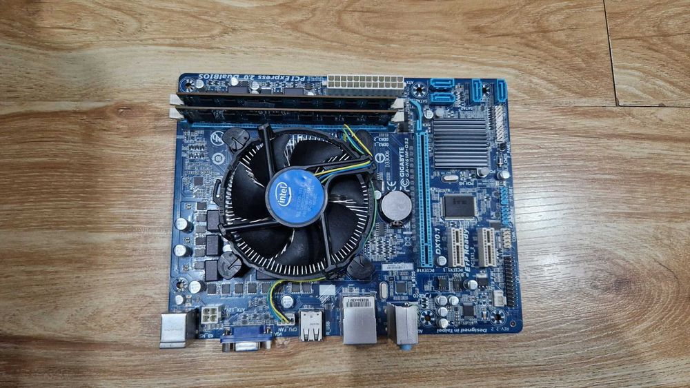 KIT i5 Quad+Placa Gigabyte H61M-DS2 R2.2+8GB RAM+Cooler la 180lei