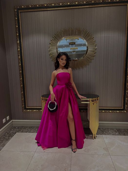 Продавам бална рокля на дизайнера Tarik Ediz