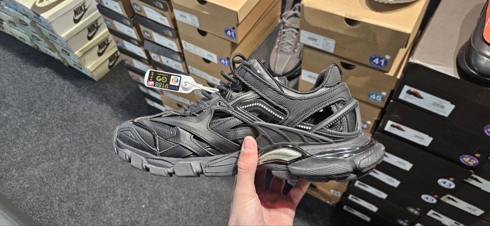 Balenciaga truck 2