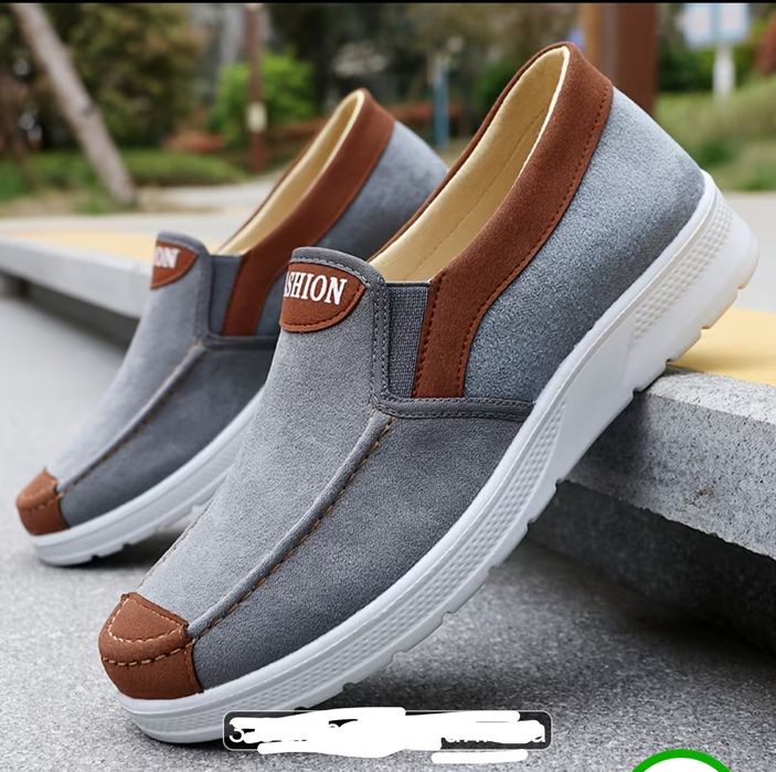 Vând pantofi sport pt bãrbați