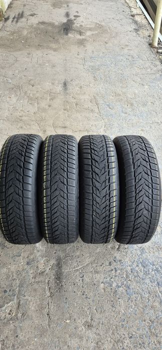4 anvelope iarna Vredestein 225/70/16.Pretul este pe bucata.