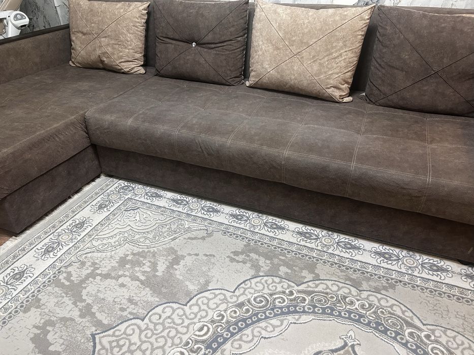 Продается диван в хорошем состлянии