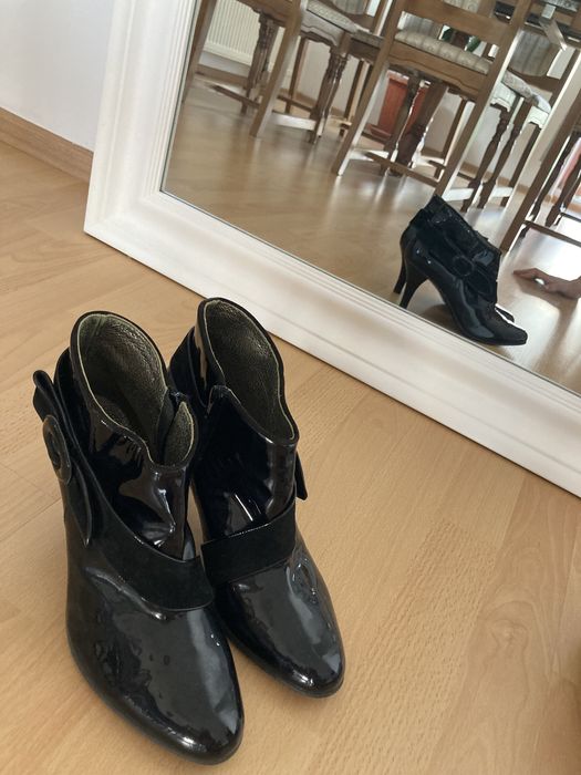Ghete lac, piele naturala, noi, marime 40, toc stiletto