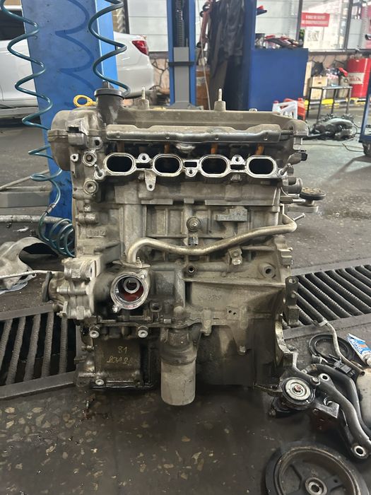 Продам двигатель на тойоту ярис ( каролла)