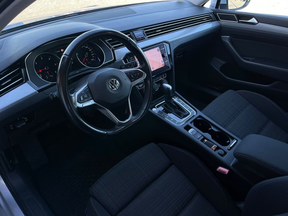 Volkswagen Passat B8 Variant 2020 2.0 TDI 150CP, EURO 6, Distronic, Lane-Assist, Faruri LED, Masaj, CarPlay,  Camera Parcare, Import Germania