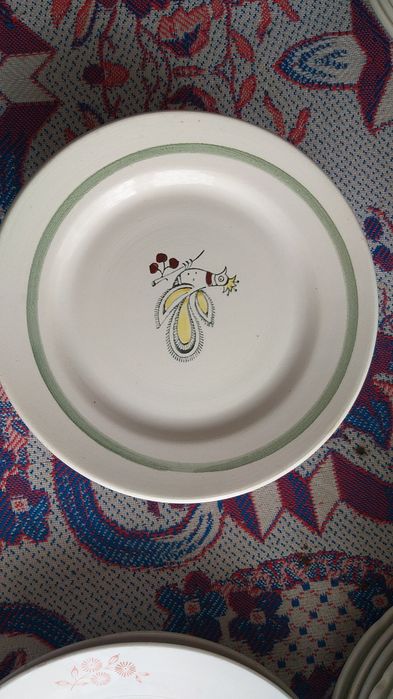 Продам б/у тарелки.