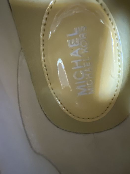 Маратонки Michael Michael Kors и маратонки Tommy Hilfiger