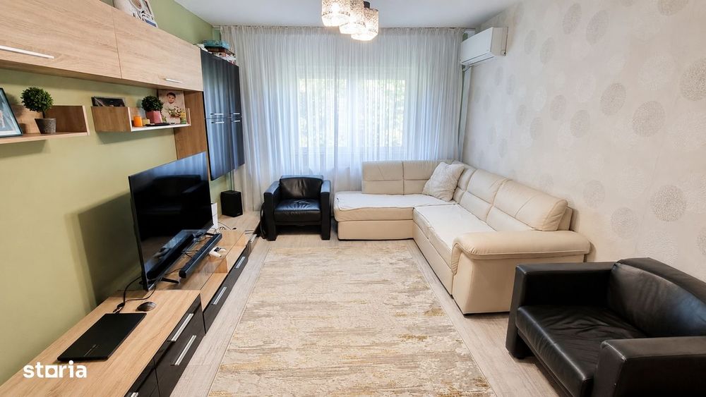 Apartament 3 camere decomandat Nicolina Prima Statie Etaj Intermediar