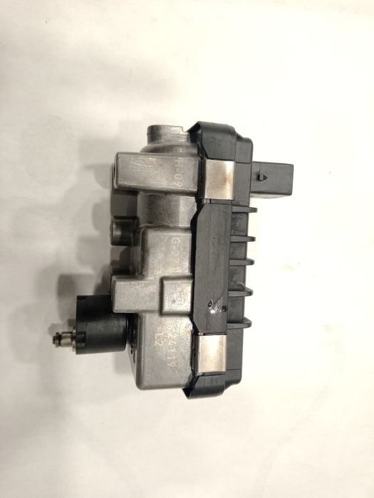 Актуатор,управление,моторче турбо Мерцедес 220cdi