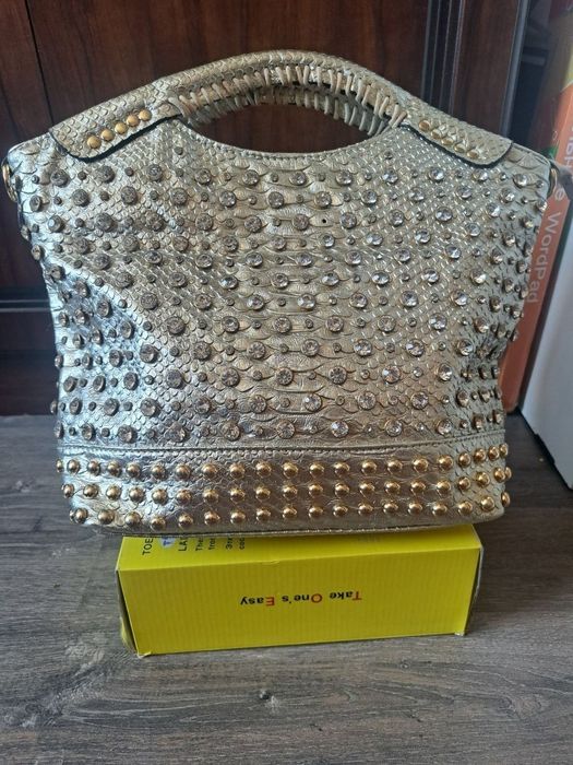 Женская сумка  серебристая
