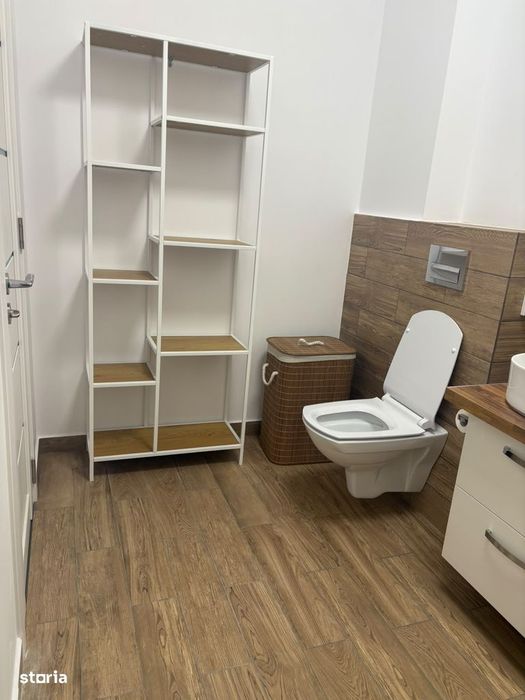 De inchiriat apartament 2 camere cu terasa si parcare
