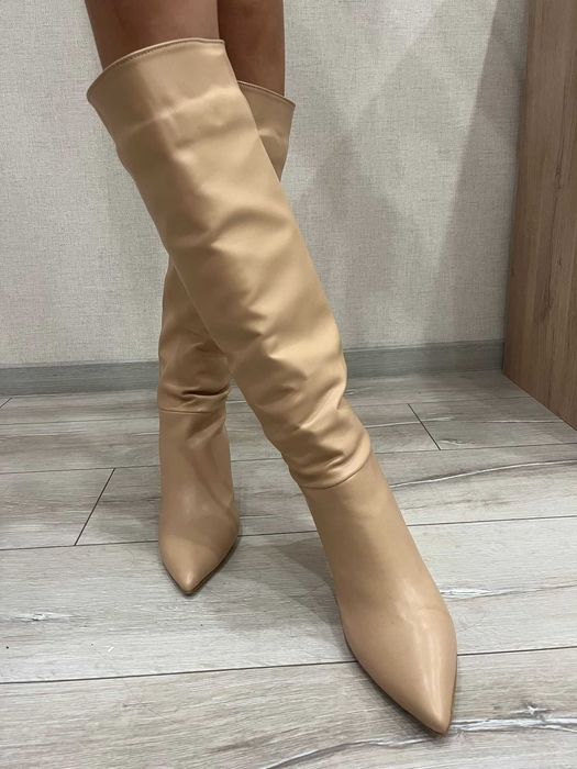 Ботуши в бежав цвят