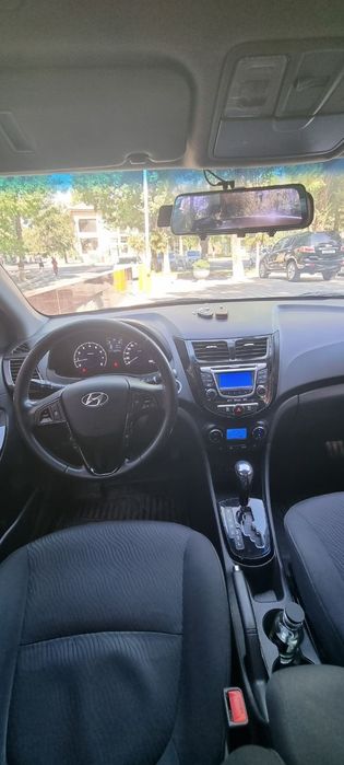 Hyundai Accent год выпуска 2011 год