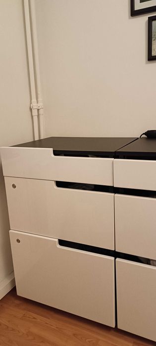 Mobilier comercial depozitare fronturi MDF alb superlucios