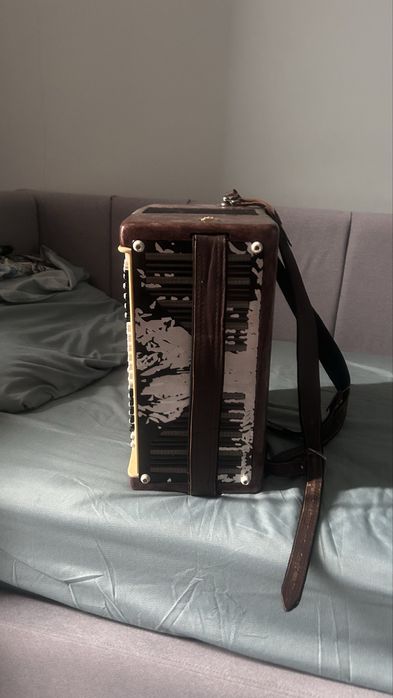 продается баян в норм состоянии