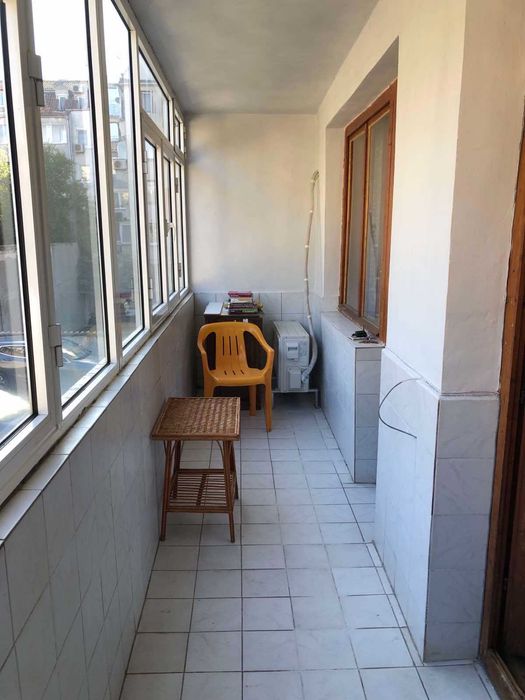 Дава се под наем Тристаен апартамент в Бургас, Център - 100 кв.м за 450 € - Снимка #2