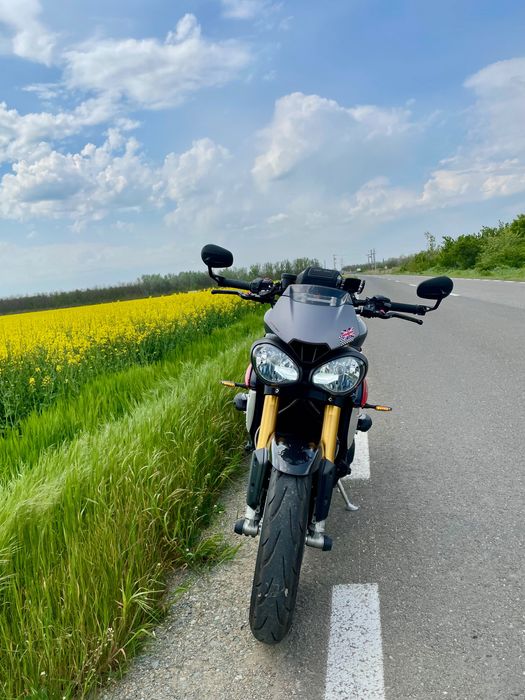 Triumph Speed Triple R 1050,  cu 17.406 km!