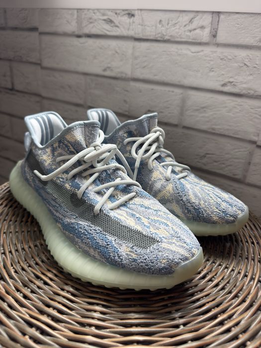Adidasi Yezzy Nr 42 1/3