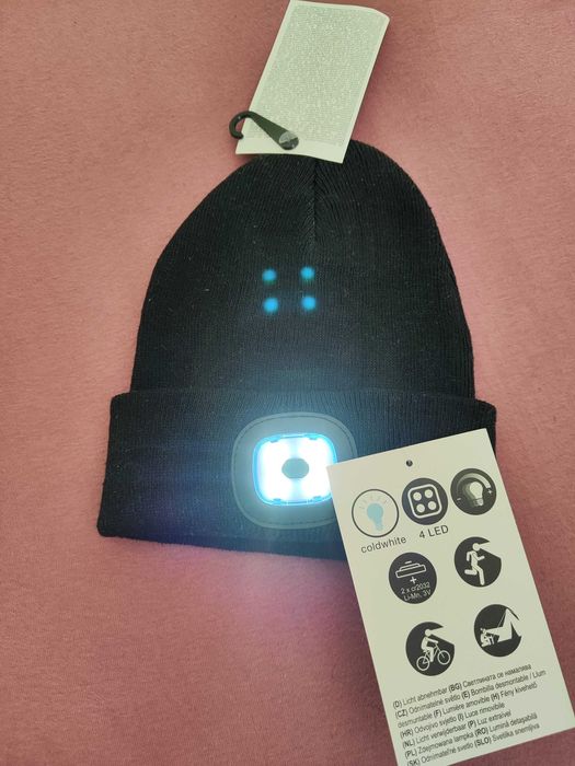 Шапка с лед осветление